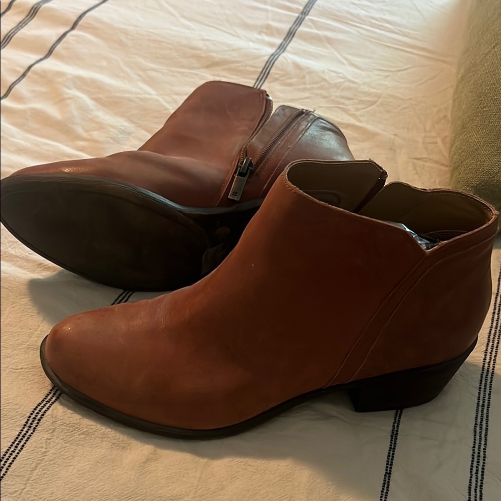 Lucky Brand Tan Ankle Booties with Sleek Design